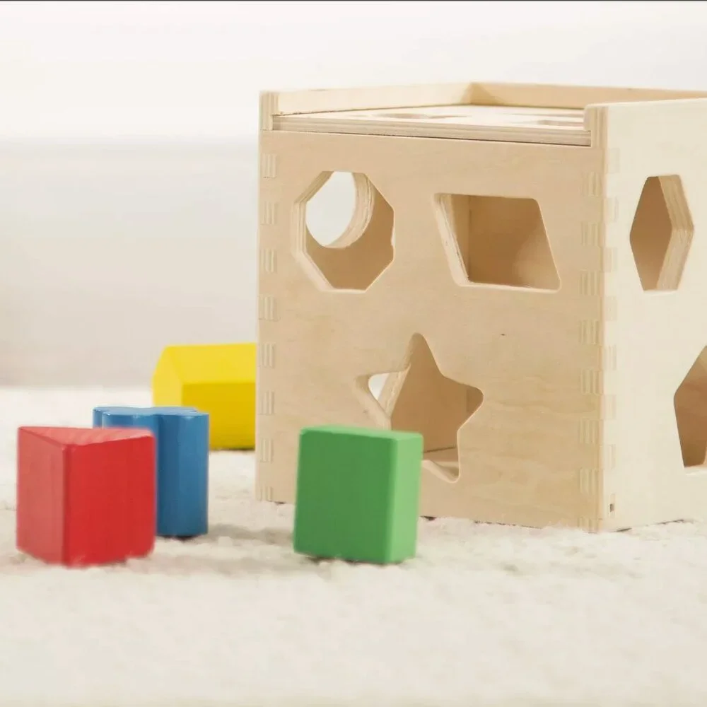 NWT Melissa & Doug Shape Sorting Cube
